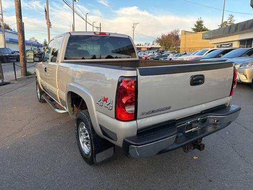2006 Chevrolet Silverado 2500 LS H/D Extended Cab
