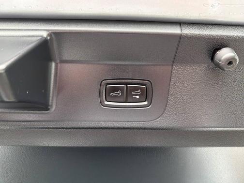 Rhodium Silver Metallic 2018 Porsche Panamera 4
