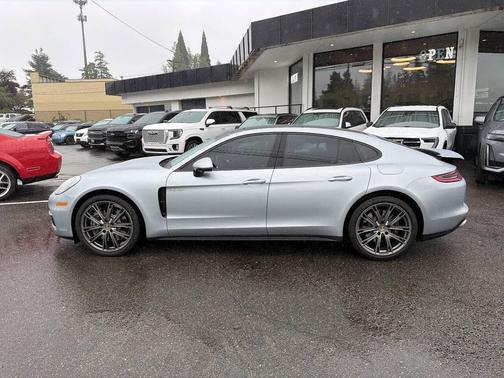 Rhodium Silver Metallic 2018 Porsche Panamera 4