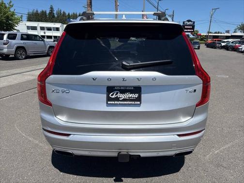 2016 Volvo XC90 T6 Momentum