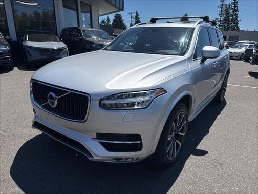 2016 Volvo XC90 T6 Momentum
