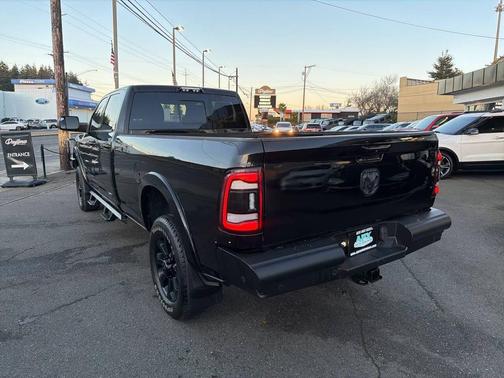 2020 RAM 3500 Laramie Crew Cab 4x4 8' Box