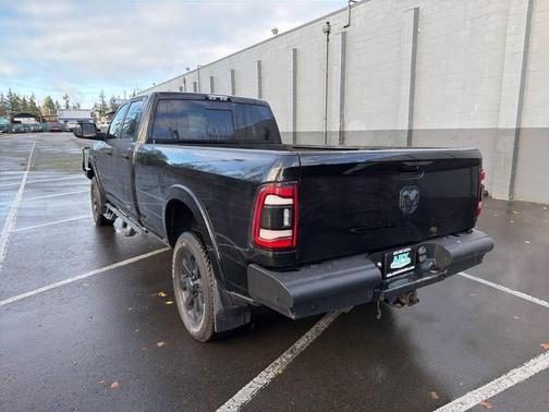 2020 RAM 3500 Laramie Crew Cab 4x4 8' Box