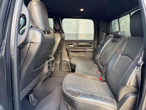 2020 RAM 3500 Laramie Crew Cab 4x4 8' Box