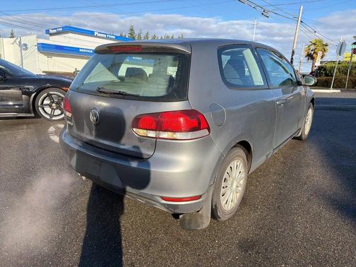 2011 Volkswagen Golf 2.5L 2-Door