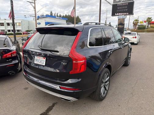 2019 Volvo XC90 T6 Momentum