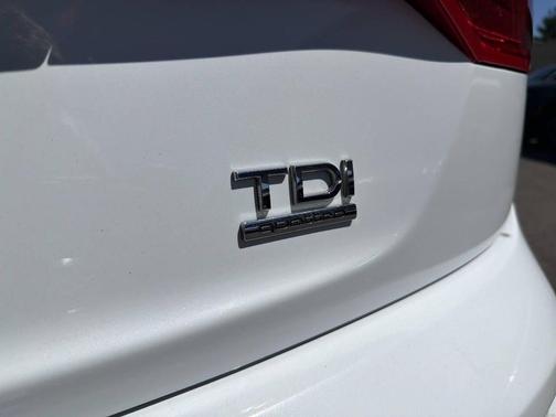 Carrara White 2014 Audi Q7 3.0 TDI Premium