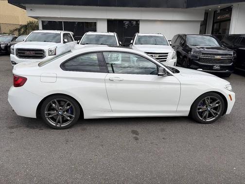 Alpine White 2016 BMW M2 Base