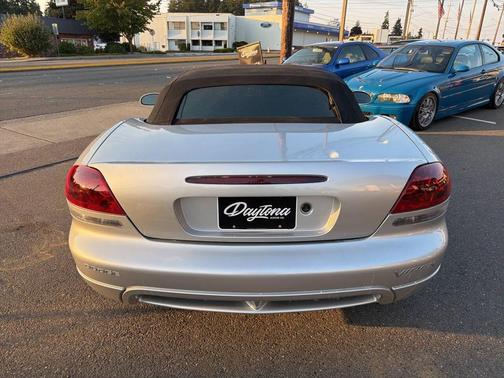 2004 Dodge Viper SRT10