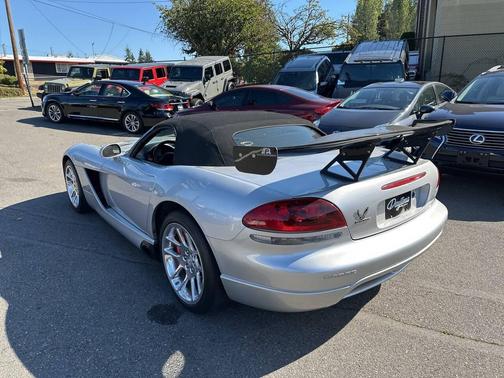 2004 Dodge Viper SRT10