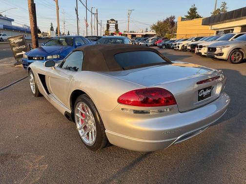 2004 Dodge Viper SRT10