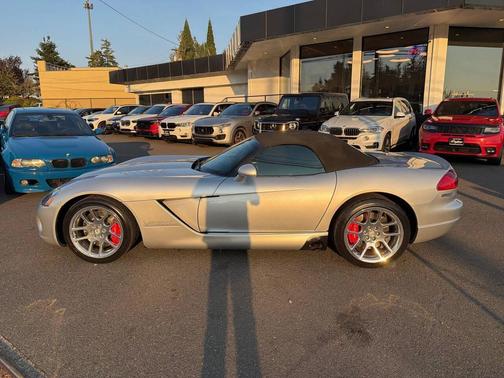 2004 Dodge Viper SRT10