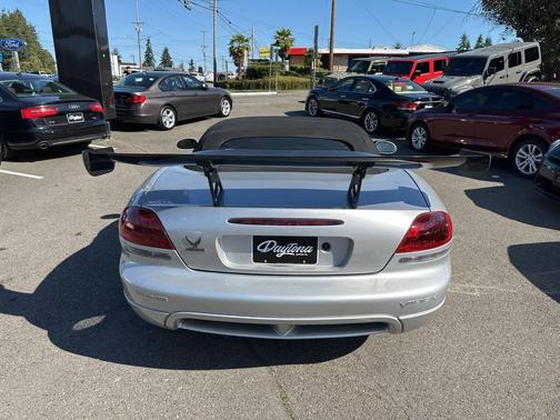 2004 Dodge Viper SRT10