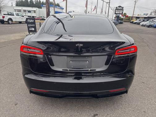 2022 Tesla Model S Base