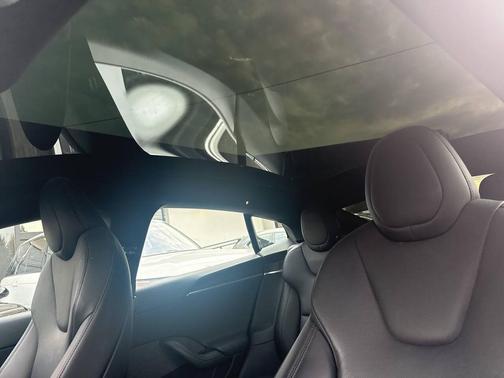 2022 Tesla Model S Base