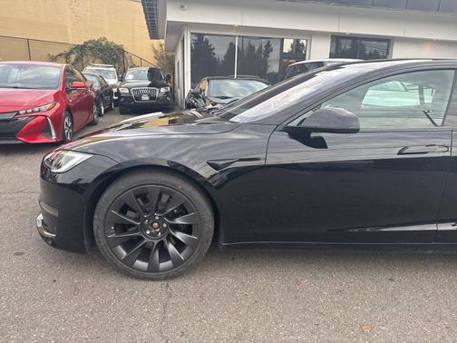 2022 Tesla Model S Base