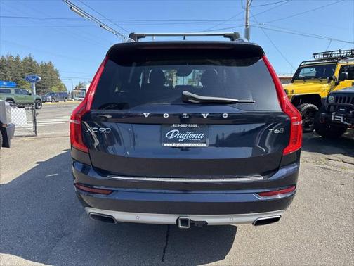 2016 Volvo XC90 T6 Momentum