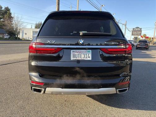 Black Sapphire Metallic 2020 BMW X7 xDrive40i