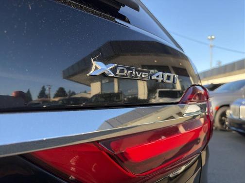 Black Sapphire Metallic 2020 BMW X7 xDrive40i