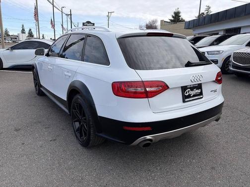 Ibis White 2013 Audi allroad 2.0T Prestige