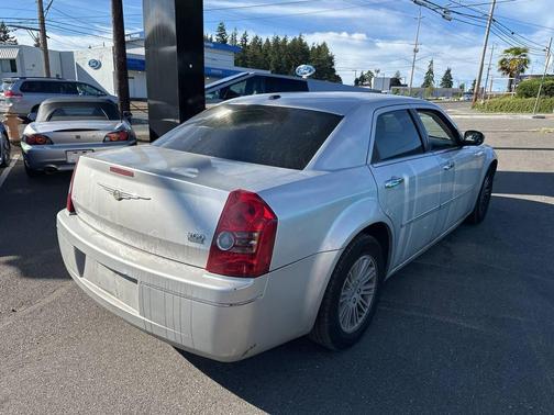 2010 Chrysler 300 Touring/Signature/Executive Series