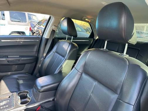 2010 Chrysler 300 Touring/Signature/Executive Series