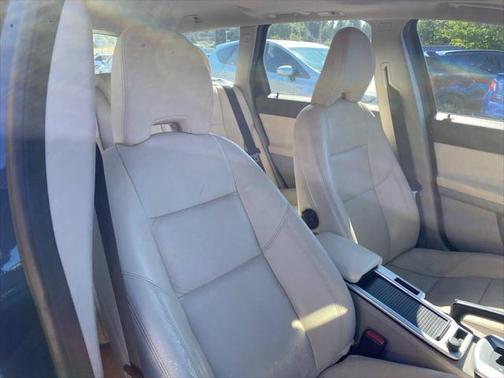 2011 Volvo V50 T5 R-Design