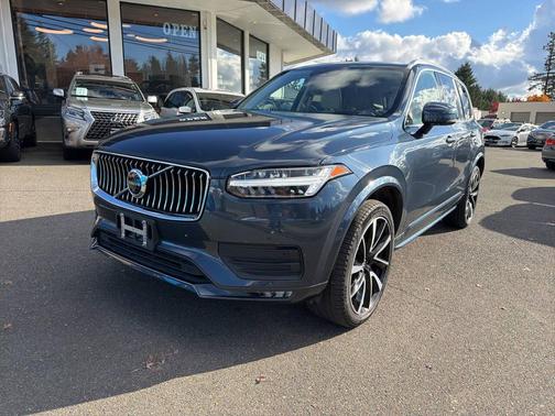 2020 Volvo XC90 T6 Momentum