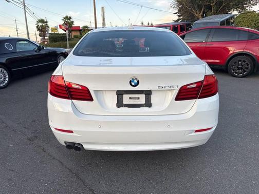 2015 BMW 528 528i 4dr Sedan