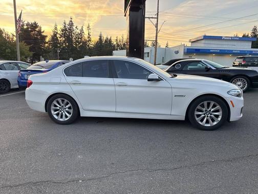 2015 BMW 528 528i 4dr Sedan