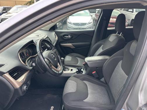 2018 Jeep Cherokee Latitude