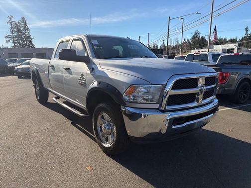 2018 RAM 3500 Tradesman Crew Cab 4x4 8' Box
