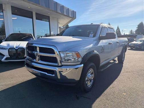 2018 RAM 3500 Tradesman Crew Cab 4x4 8' Box