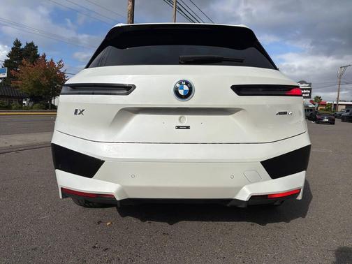 2025 BMW iX xDrive50