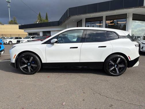 2025 BMW iX xDrive50