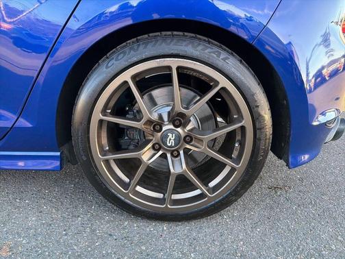 2016 Volkswagen Golf R 2.0T DSG