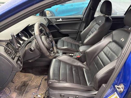 2016 Volkswagen Golf R 2.0T DSG
