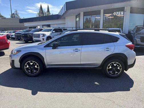 Ice Silver Metallic 2019 Subaru Crosstrek 2.0i