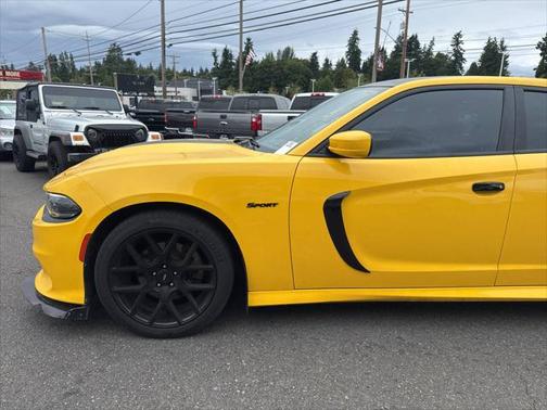 2017 Dodge Charger SE