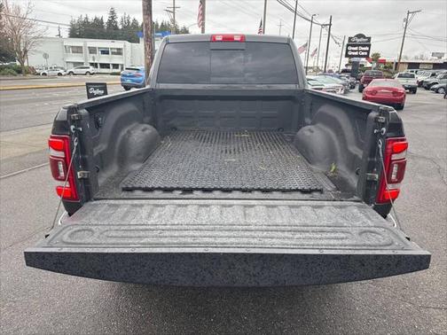 2022 RAM 2500 Laramie Crew Cab 4x4 6'4' Box