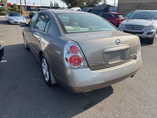 2005 Nissan Altima 3.5 SE