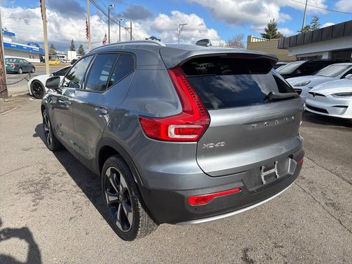 2019 Volvo XC40 T5 Momentum