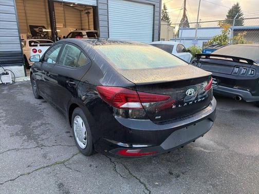 2019 Hyundai ELANTRA SE