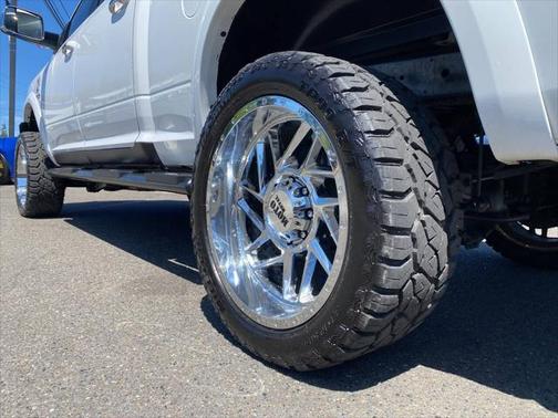 2017 RAM 2500 Laramie Crew Cab 4x4 6'4' Box