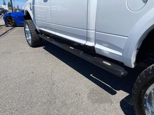 2017 RAM 2500 Laramie Crew Cab 4x4 6'4' Box