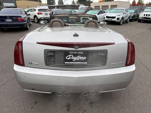 2005 Cadillac XLR Base