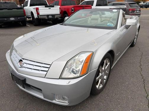 2005 Cadillac XLR Base