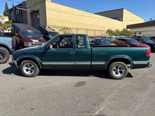1998 Chevrolet S-10 Base