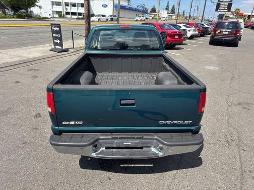 1998 Chevrolet S-10 Base