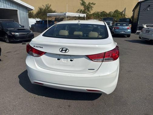 2011 Hyundai ELANTRA Limited